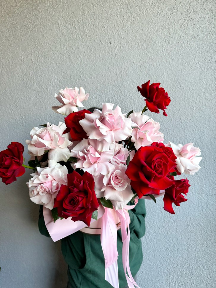 Red and Pink Roses Cloud Flower Box
