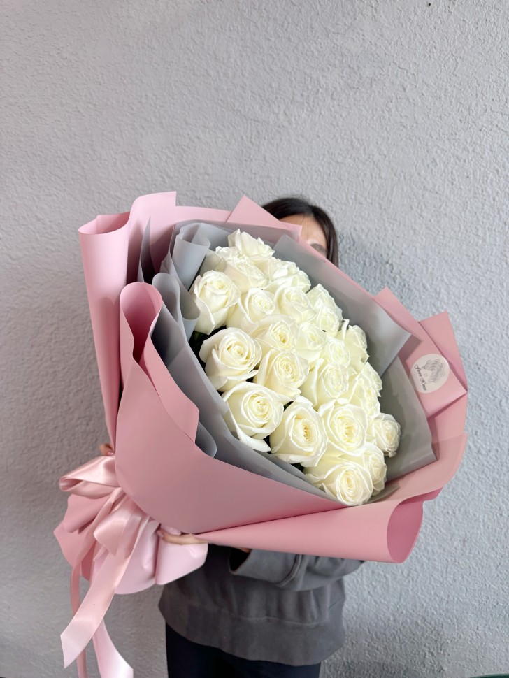 25 White Nova Roses Hand Tied Bouquet