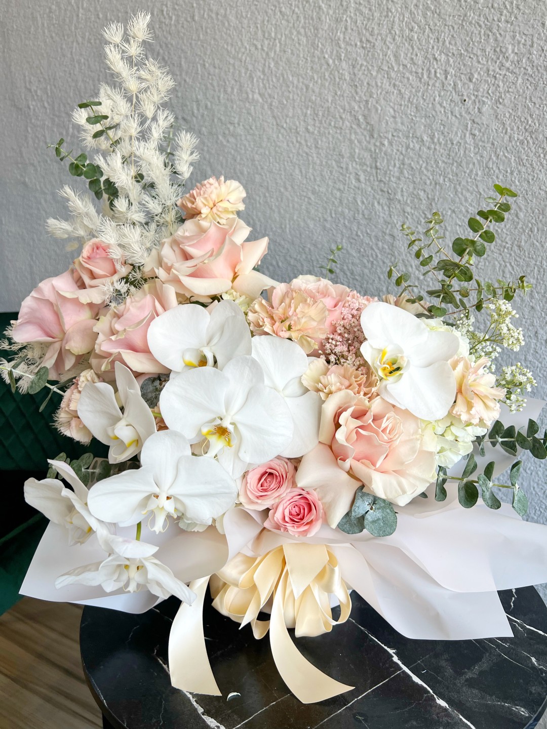 Amari Flower Box (Roses, Spray Roses, Phalaenopsis Orchids, Hydrangeas, Carnation, Gypsophila) Amari Flower Box (Roses, Spray Roses, Phalaenopsis Orchids, Hydrangeas, Carnation, Gypsophila)