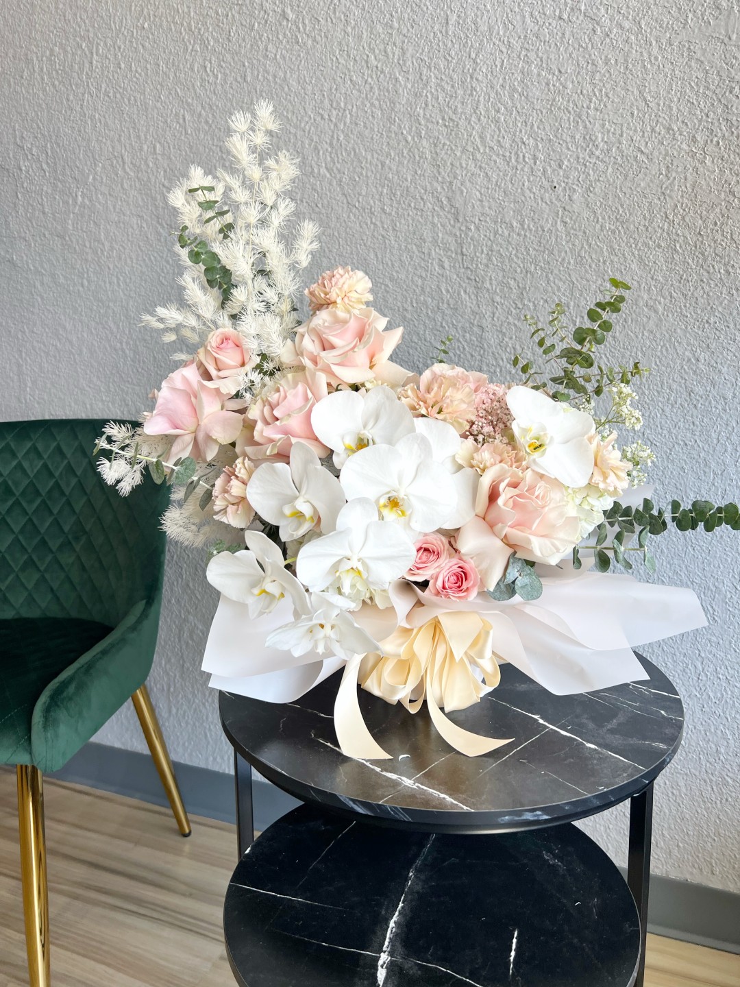 Amari Flower Box (Roses, Spray Roses, Phalaenopsis Orchids, Hydrangeas, Carnation, Gypsophila) Amari Flower Box (Roses, Spray Roses, Phalaenopsis Orchids, Hydrangeas, Carnation, Gypsophila)