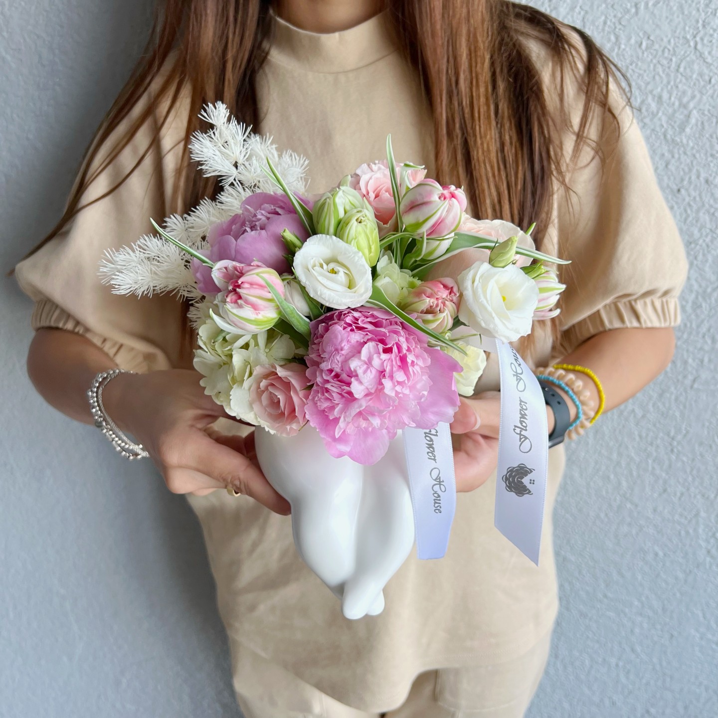 "The Body" Curvy Fresh Flowers Vase Arrangement