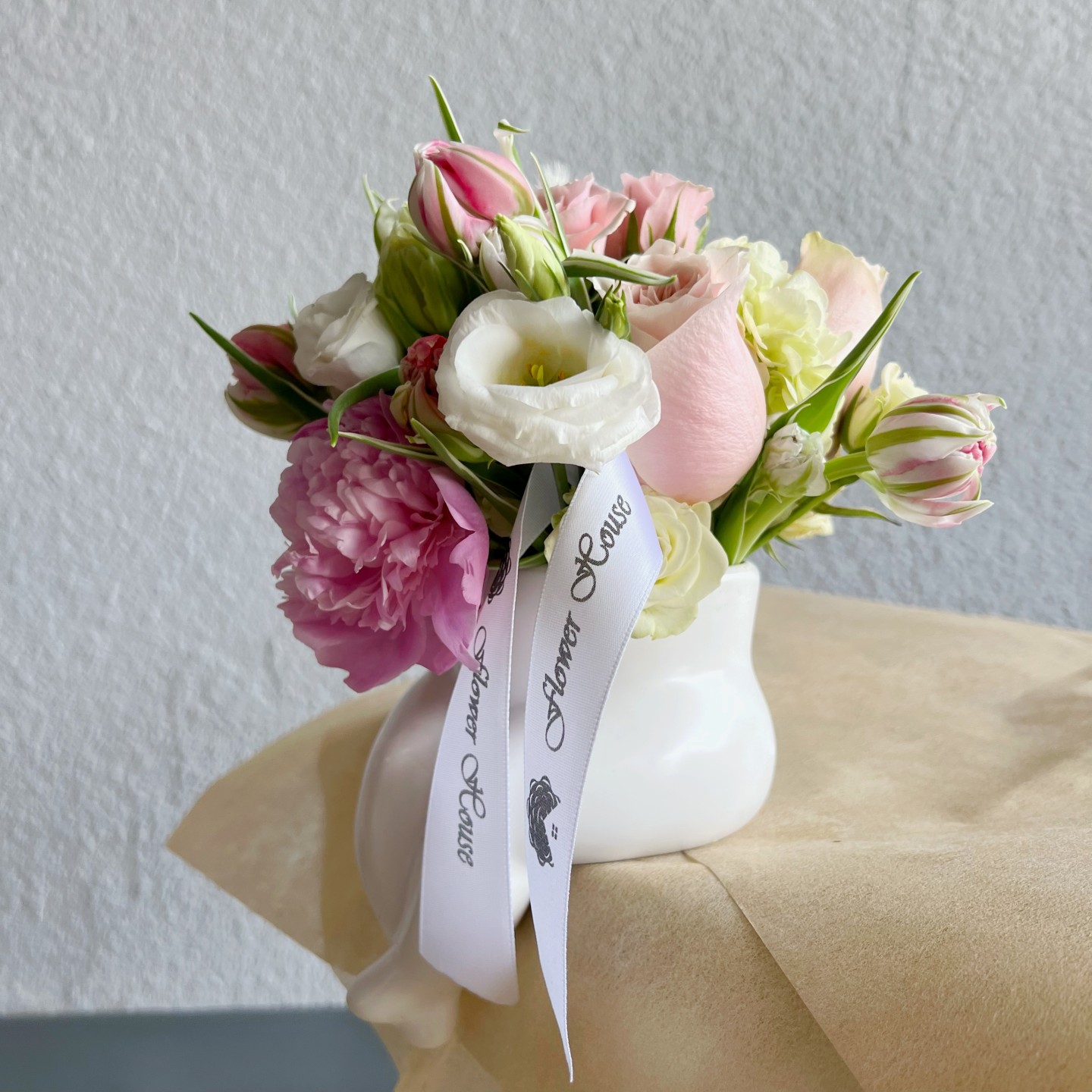 "The Body" Curvy Fresh Flowers Vase Arrangement