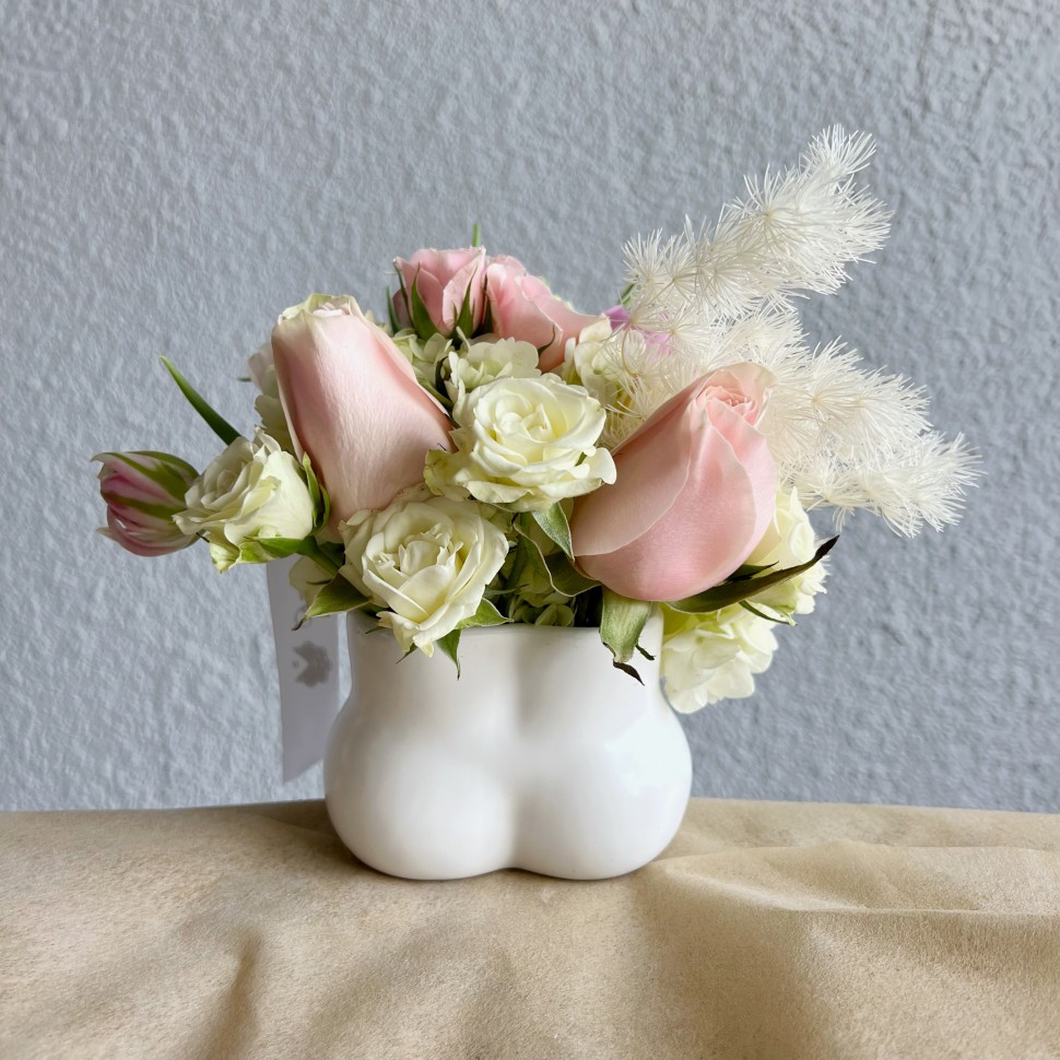 "The Body" Curvy Fresh Flowers Vase Arrangement