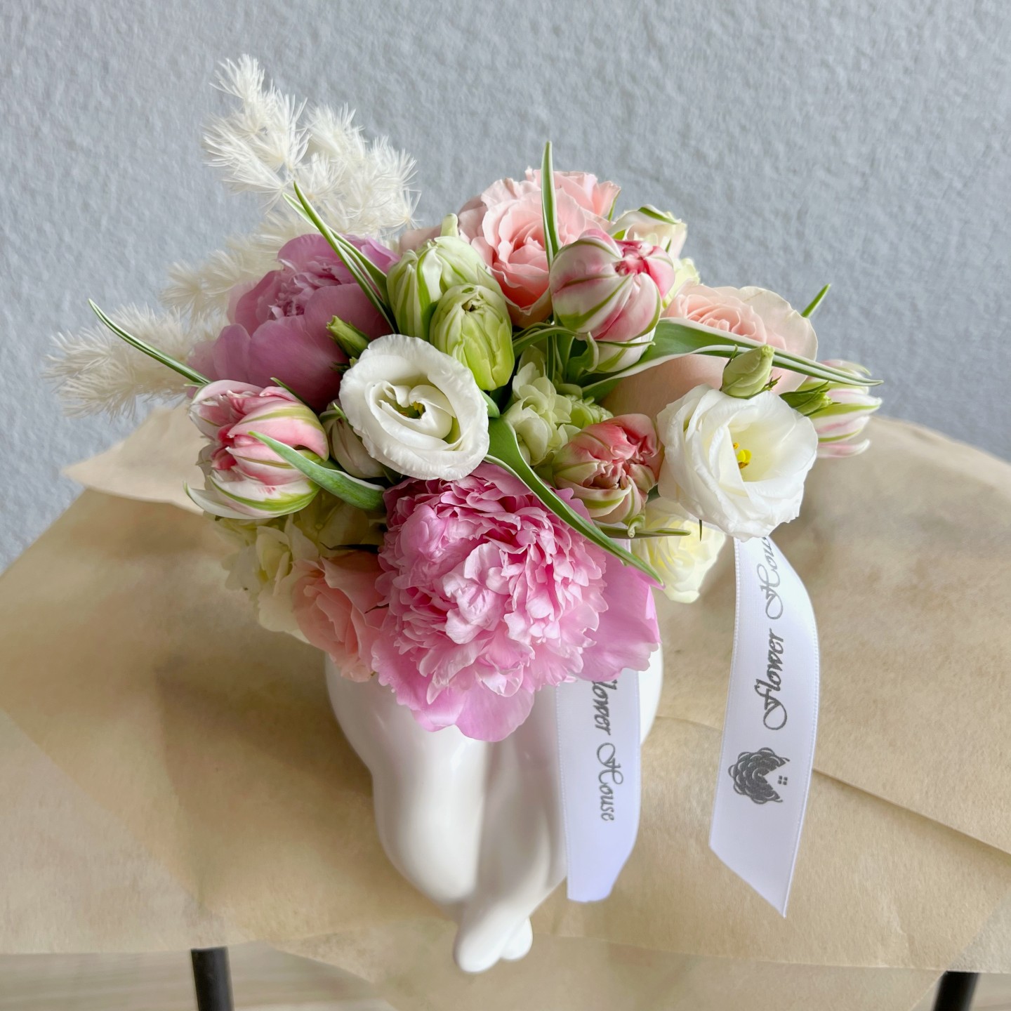 "The Body" Curvy Fresh Flowers Vase Arrangement