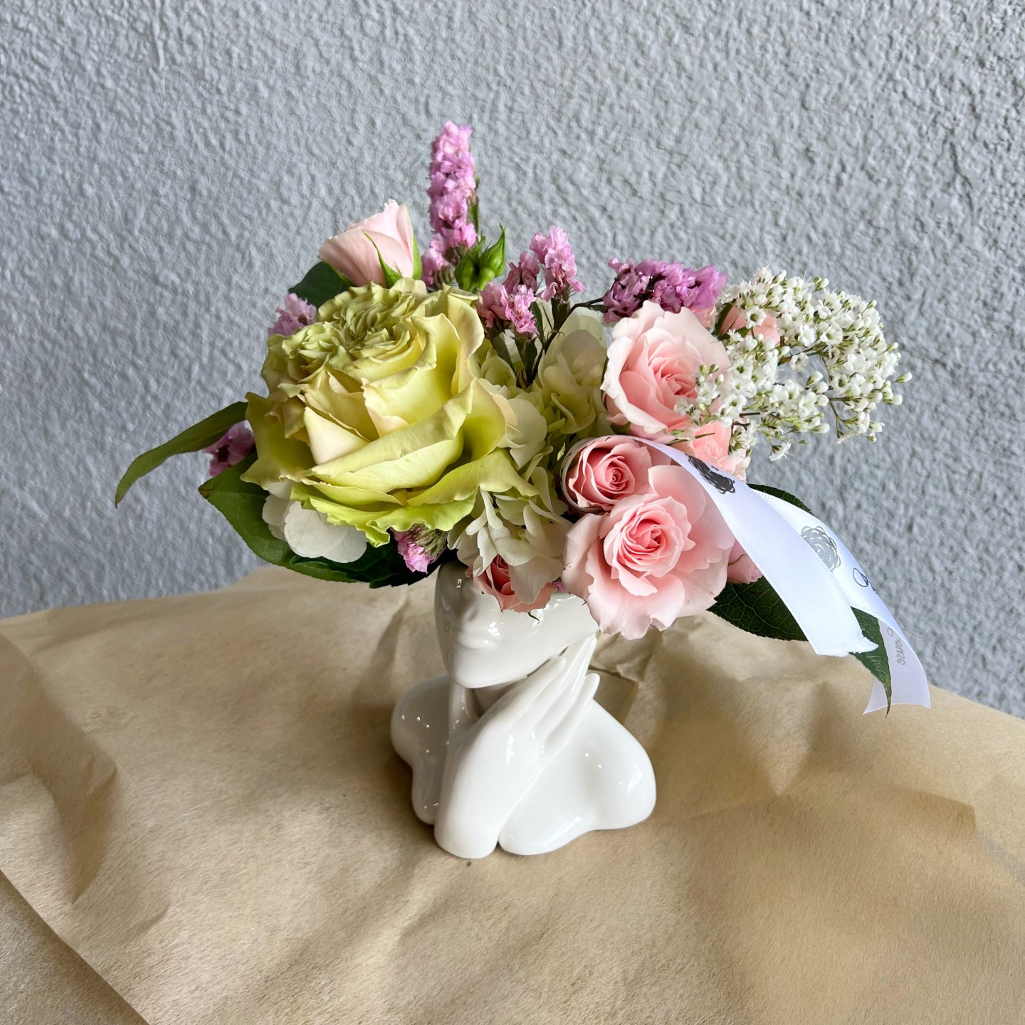 "The Body" Confidence Fresh Flowers Vase Arrangement "The Body" Confidence Fresh Flowers Vase Arrangement