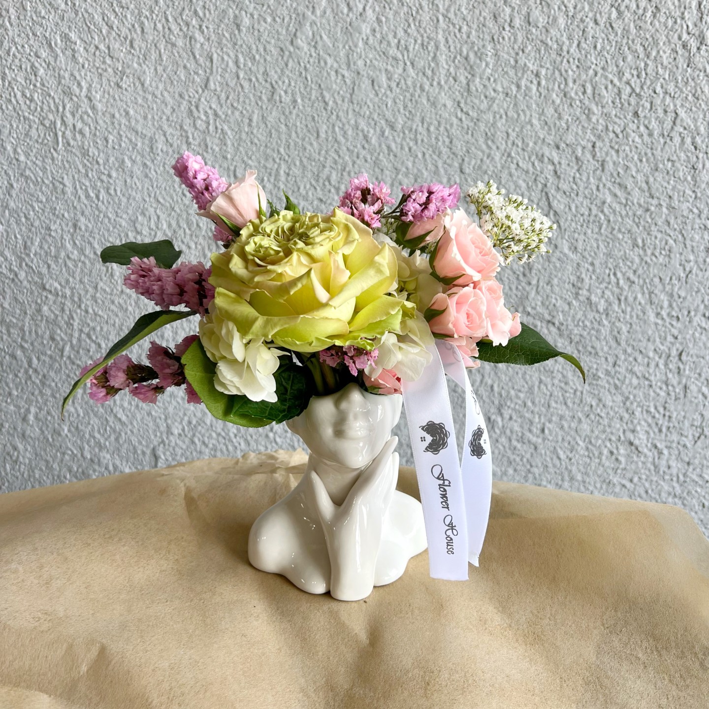 "The Body" Confidence Fresh Flowers Vase Arrangement "The Body" Confidence Fresh Flowers Vase Arrangement