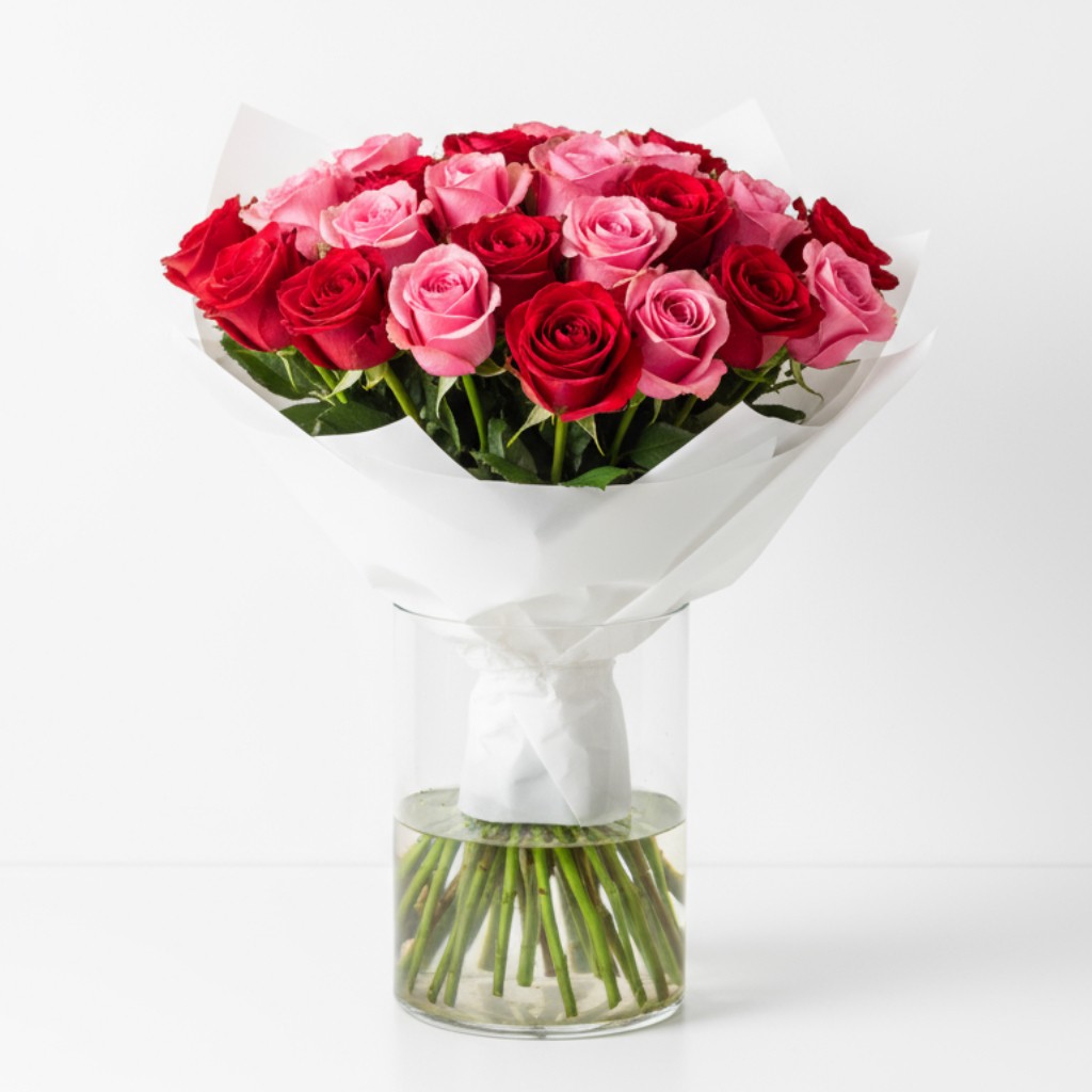 Red & Pink Roses Bouquet (12–48 Stems)