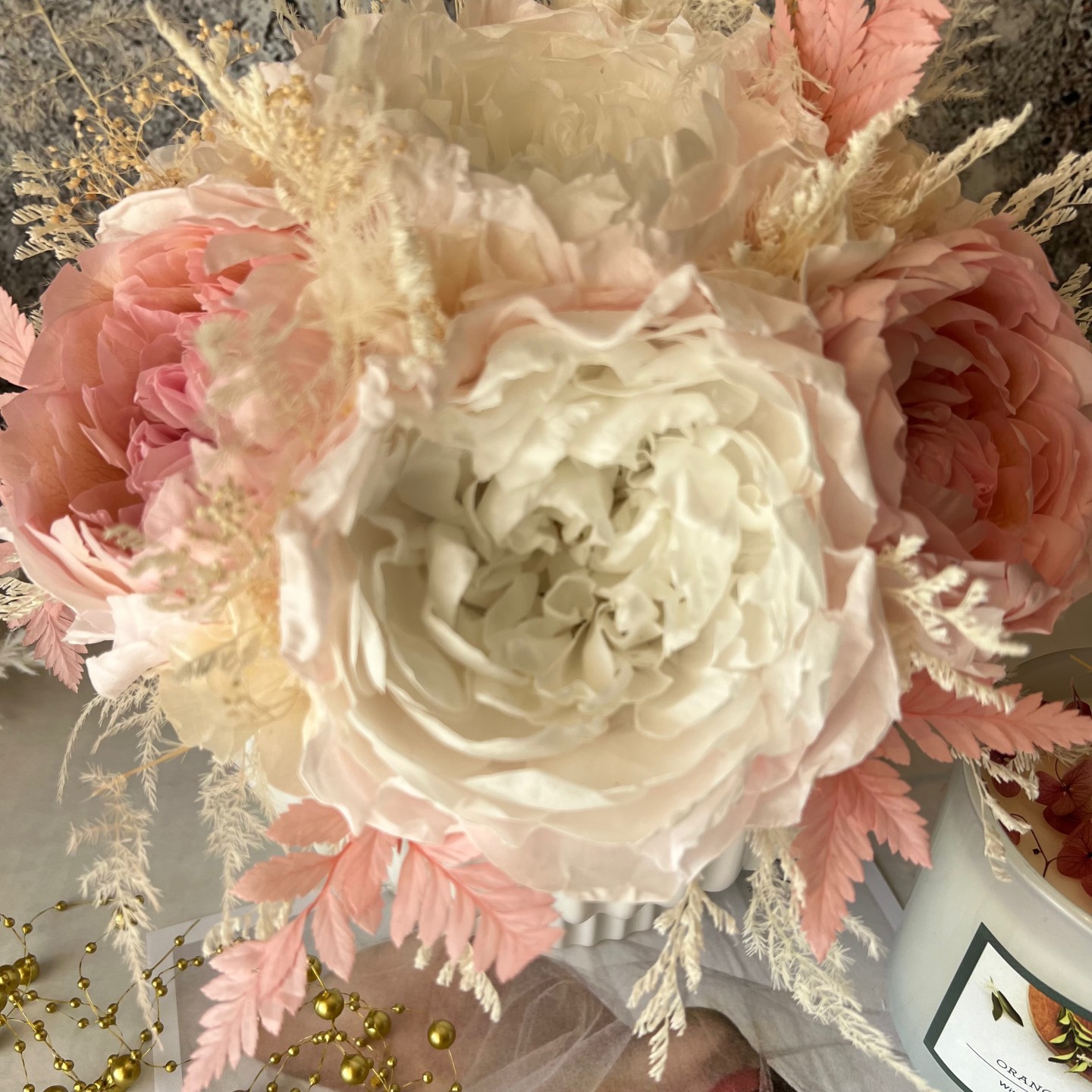 MARY collection Preserved peonies in luxury vase MARY collection Preserved peonies in luxury vase