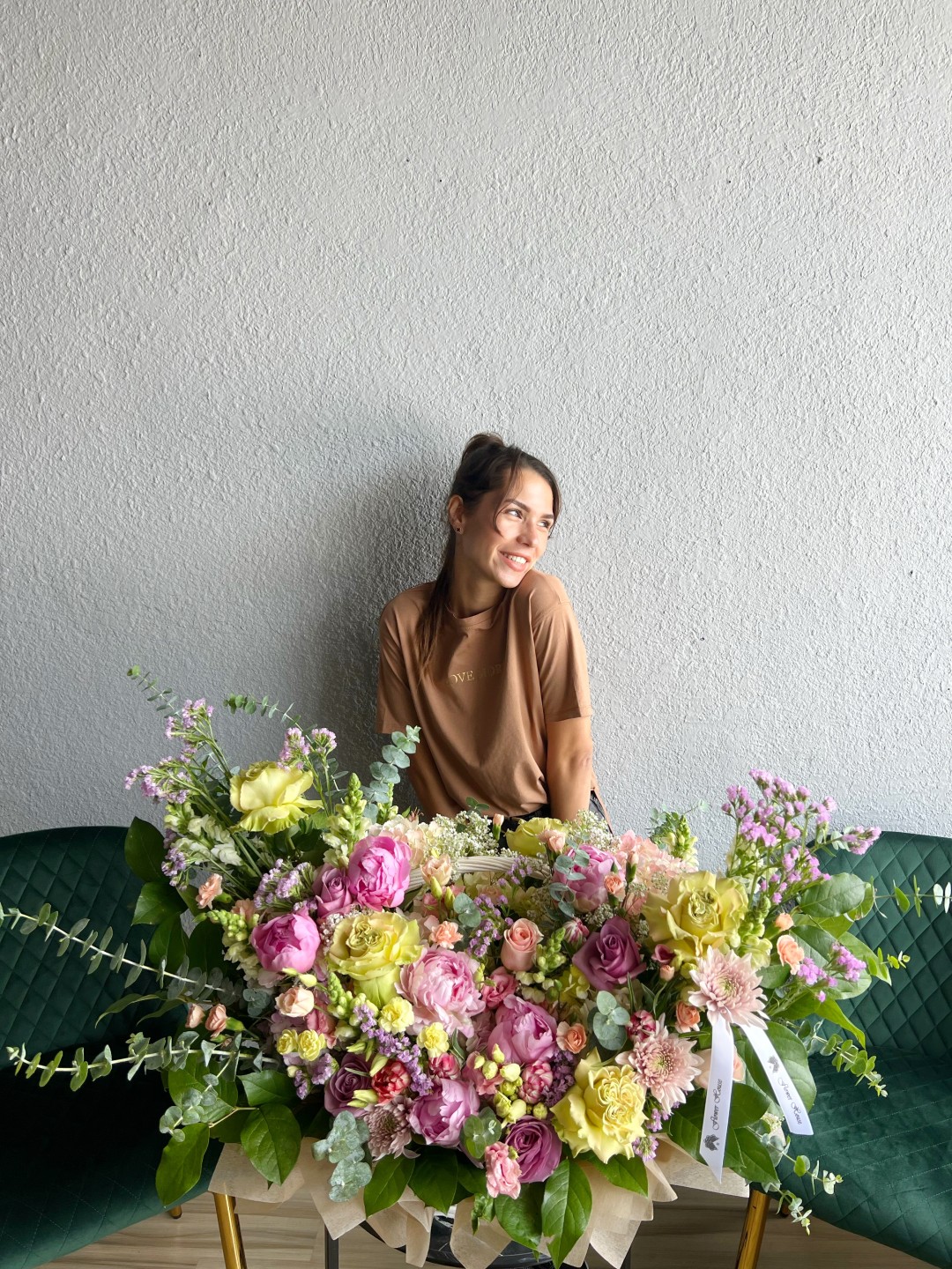 Adelaide Large Fresh Flowers Basket Adelaide Large Fresh Flowers Basket