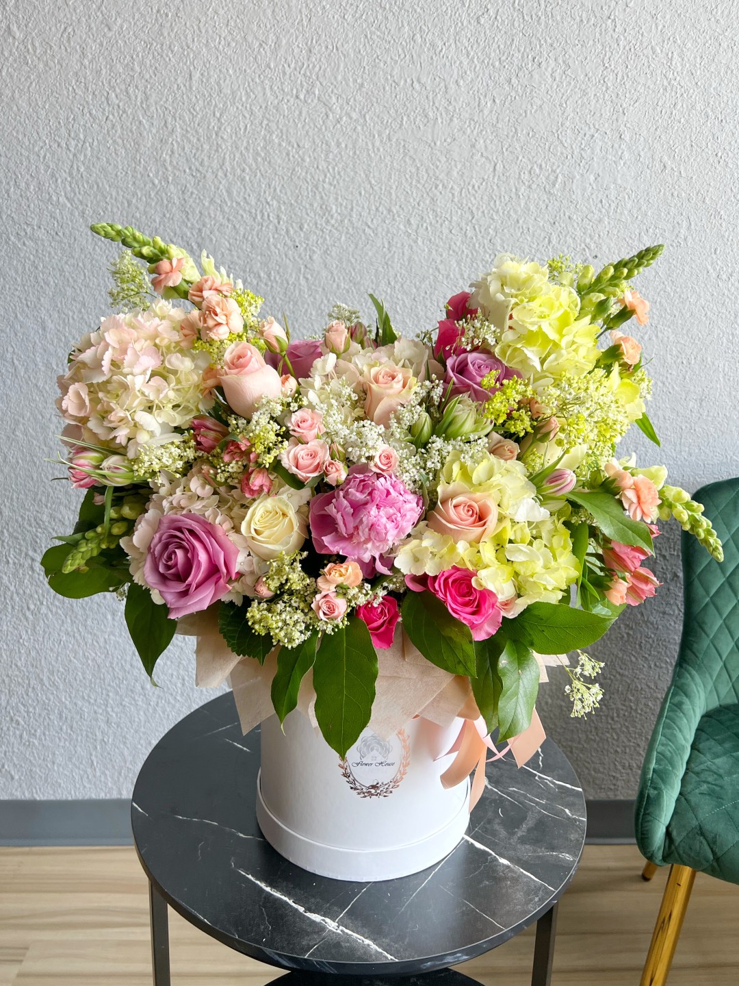Adelaide Flower Box (Snapdragons, Roses, Hydrangeas, Peony & Mixed Flowers) Adelaide Flower Box (Snapdragons, Roses, Hydrangeas, Peony & Mixed Flowers)