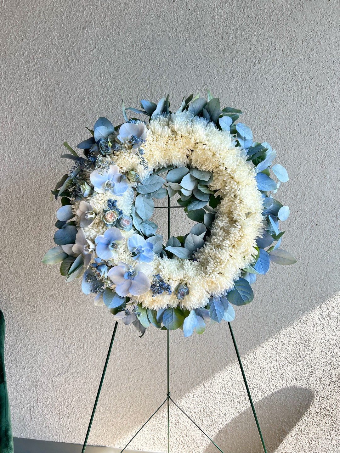 18" Funeral Wreath Blue 18" Funeral Wreath Blue