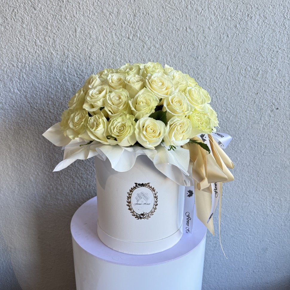 White Roses Luna Flower Box