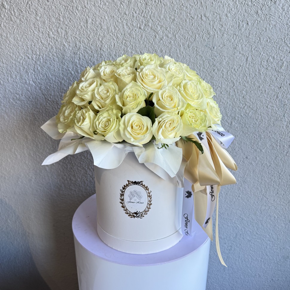 White Roses Luna Flower Box White Roses Luna Flower Box