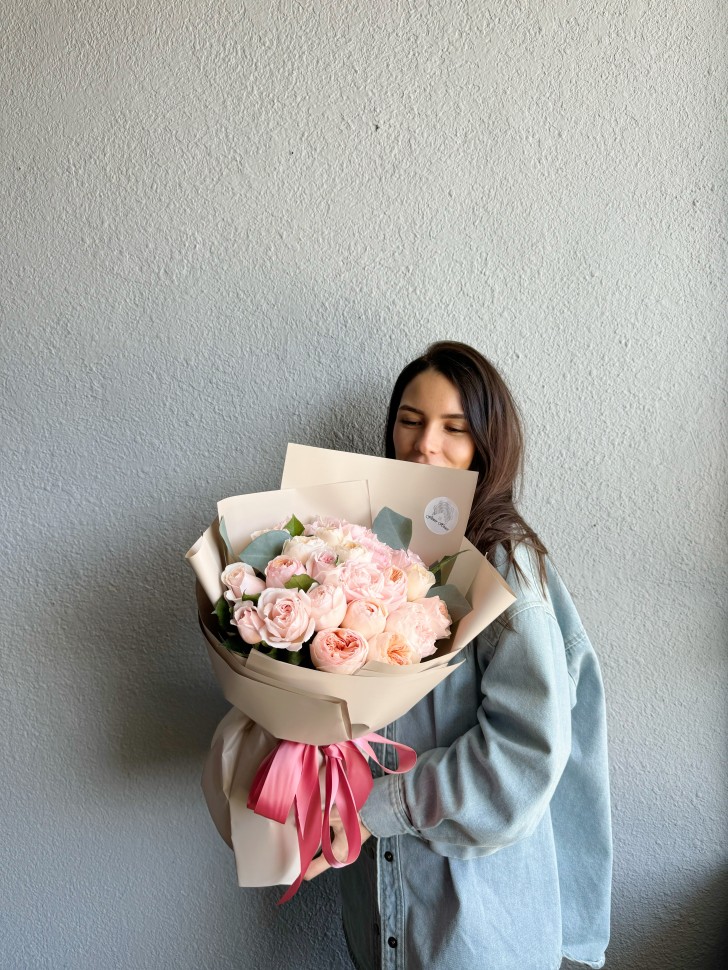 Garden Roses love Hand-Tied Bouquet