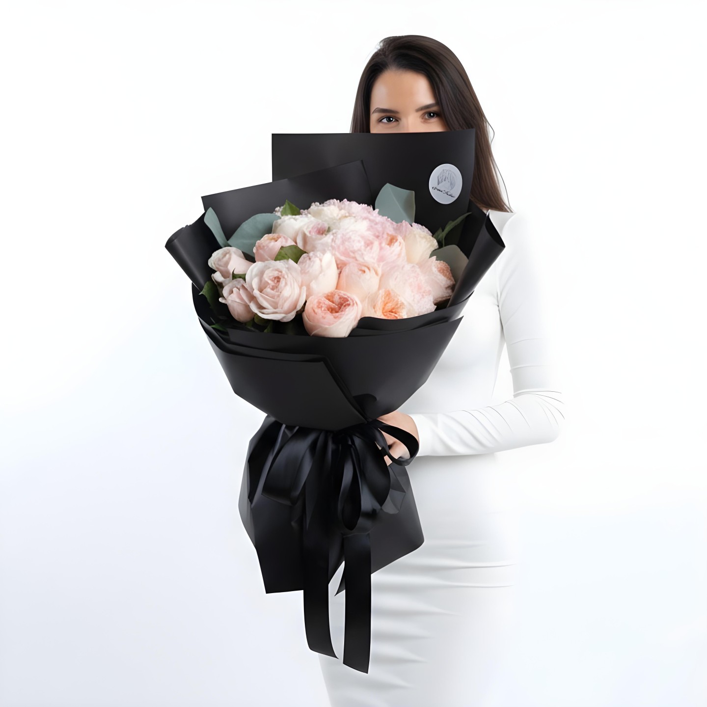 Garden Roses love Hand-Tied Bouquet Garden Roses love Hand-Tied Bouquet