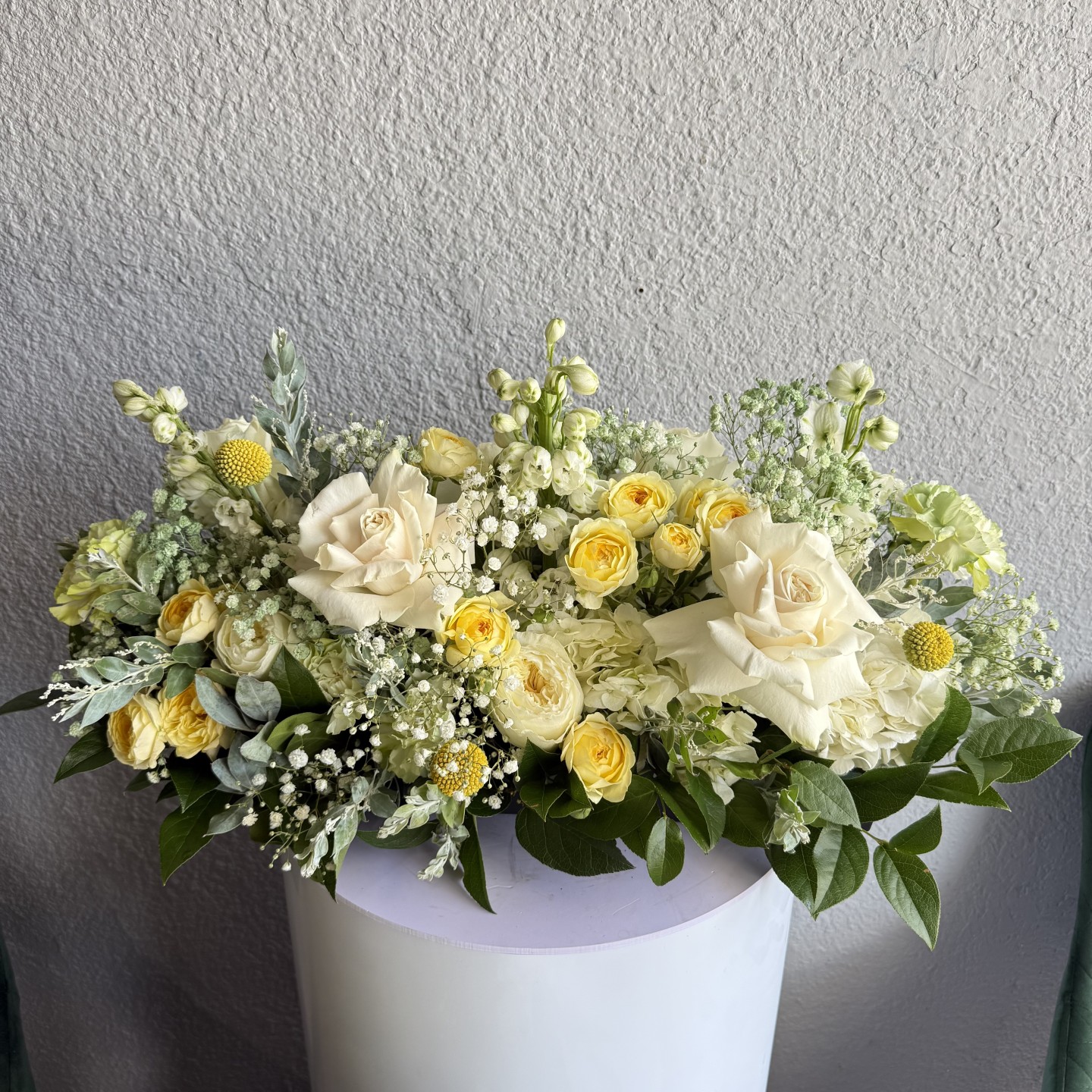 White Lemon Low Table Flower Arrangement Set