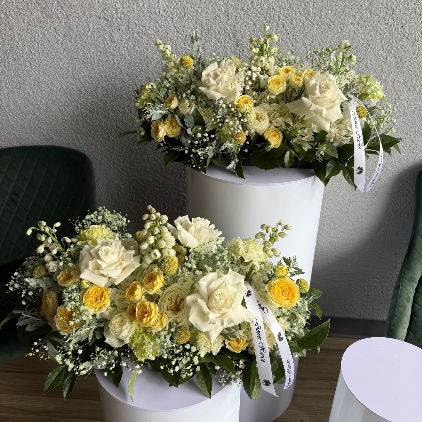 White Lemon Low Table Flower Arrangement Set