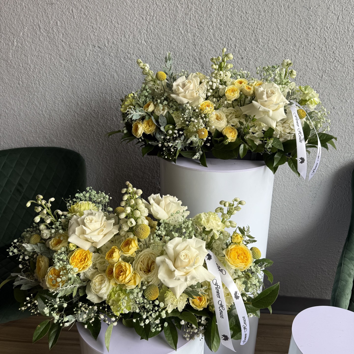 White Lemon Low Table Flower Arrangement Set