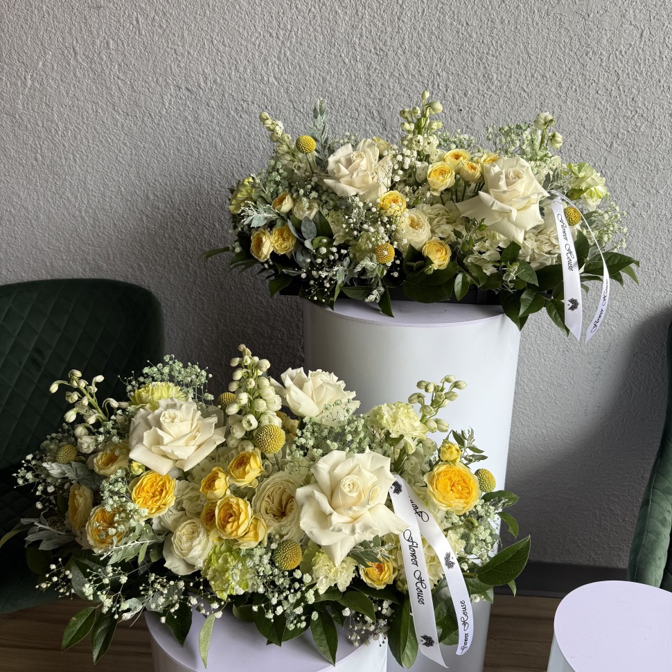 White Lemon Low Table Flower Arrangement Set White Lemon Low Table Flower Arrangement Set