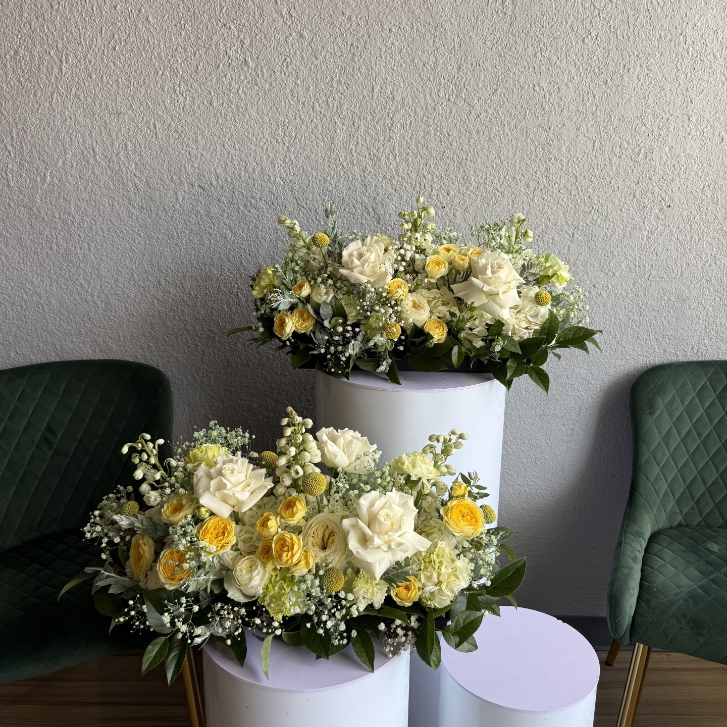 White Lemon Low Table Flower Arrangement Set