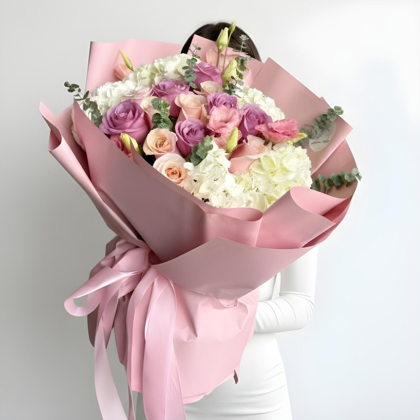 Lisiboom Hand-Tied Bouquet