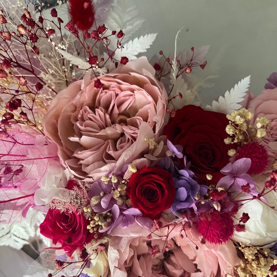ZARA collection Preserved peonies in heart shaped box