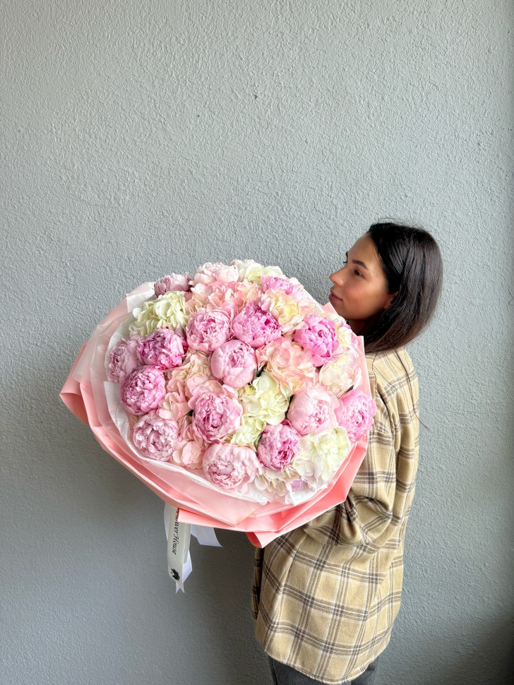 Pastel Savanna Hand-Tied Bouquet