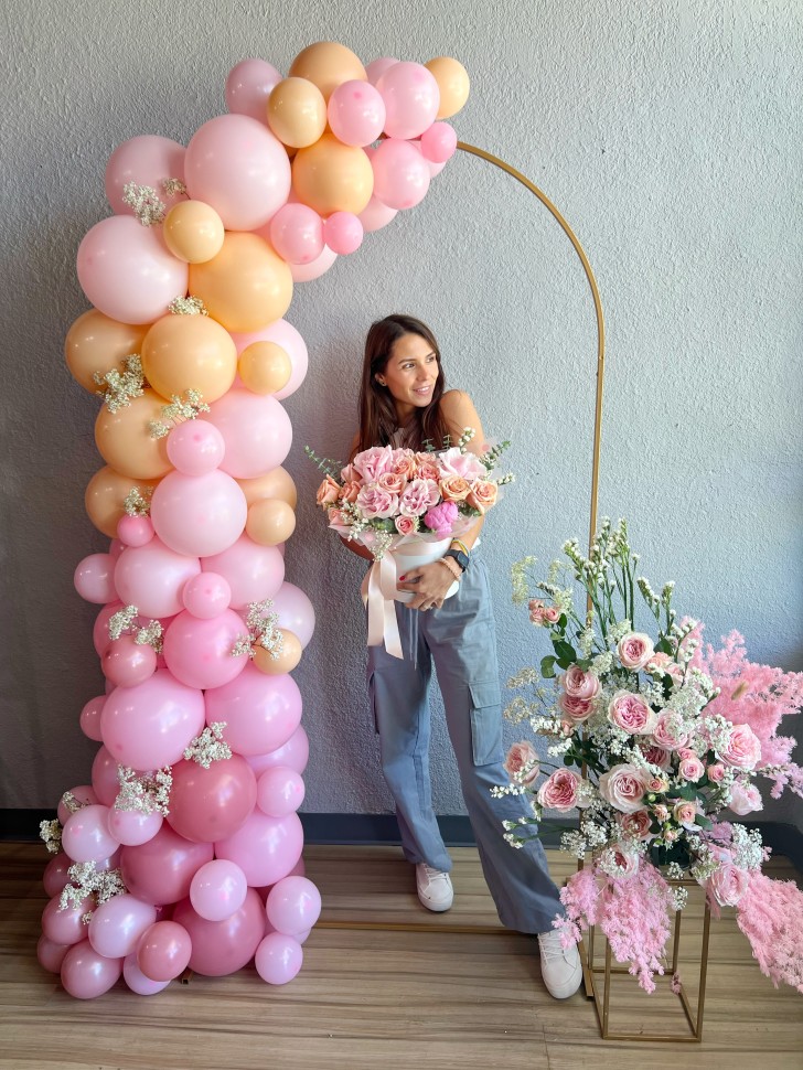 Candy Balloon Semi Arch With Flower Arrangement
