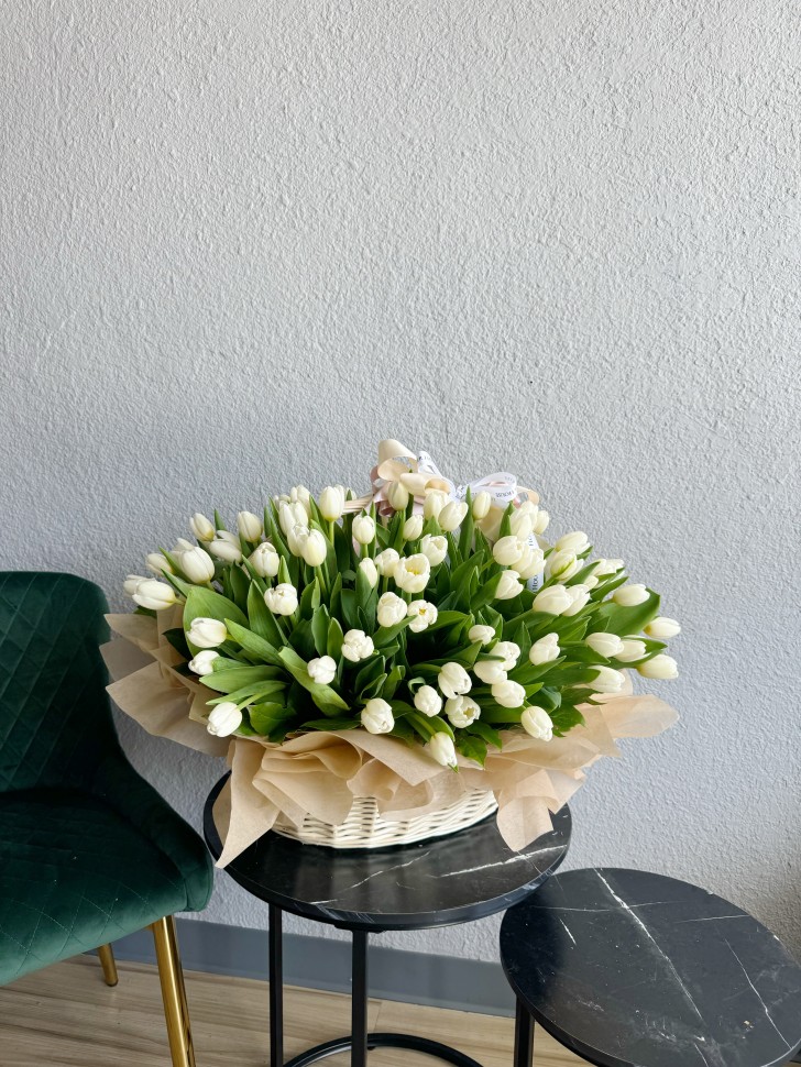 Laurely Tulips Basket