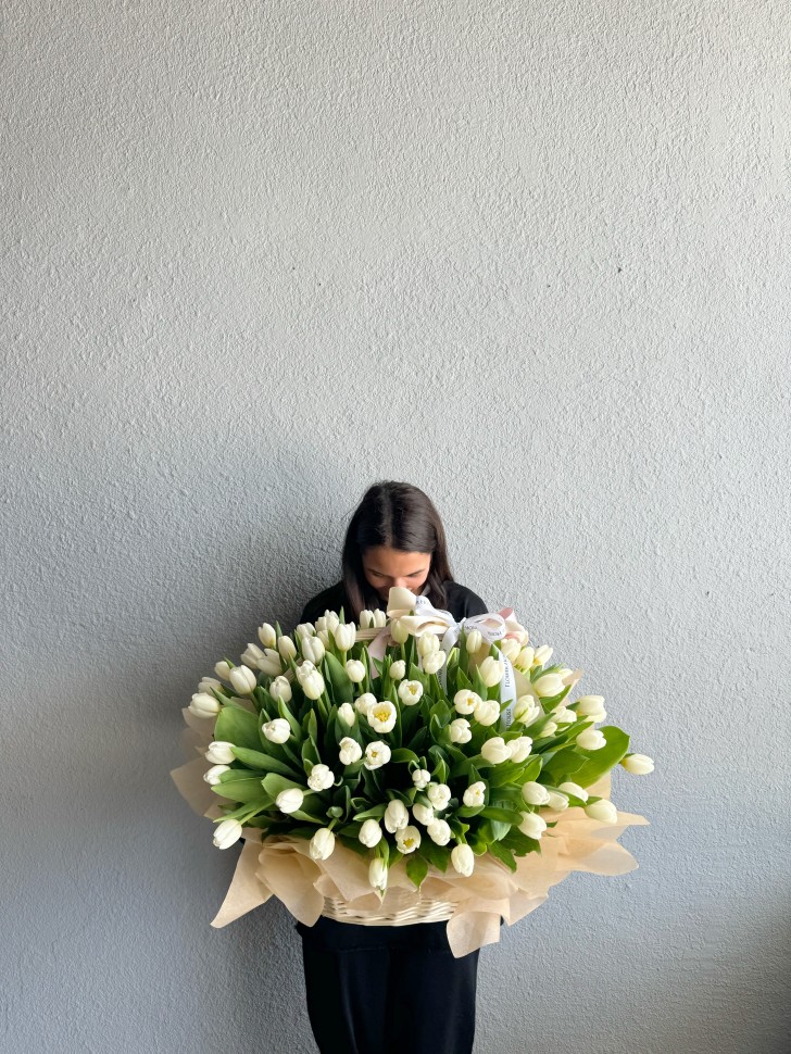 Laurely Tulips Basket