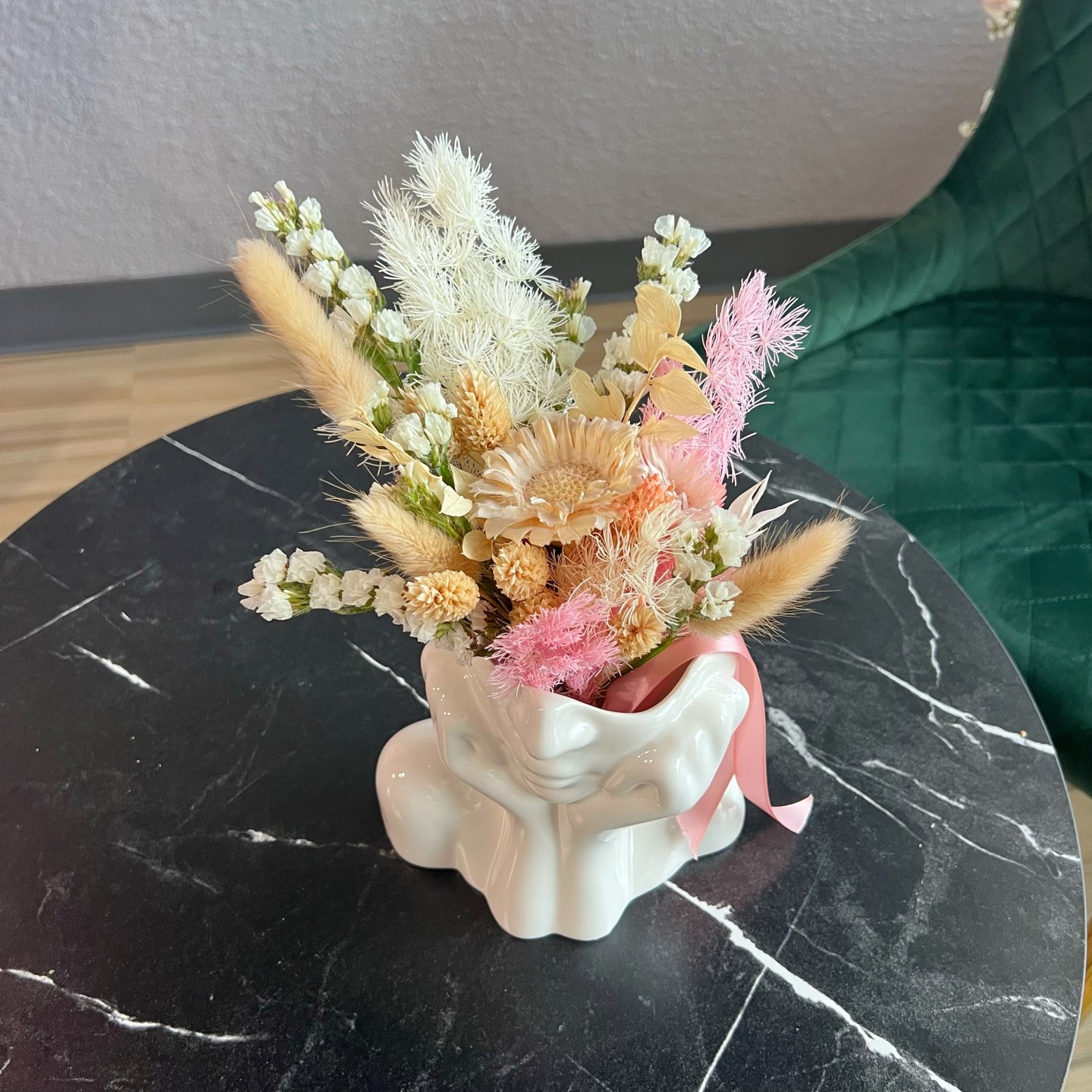 "The Body" Woman Dried Flowers Vase Arrangement "The Body" Woman Dried Flowers Vase Arrangement