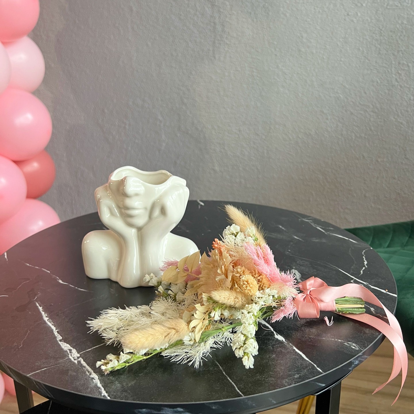 "The Body" Woman Dried Flowers Vase Arrangement "The Body" Woman Dried Flowers Vase Arrangement