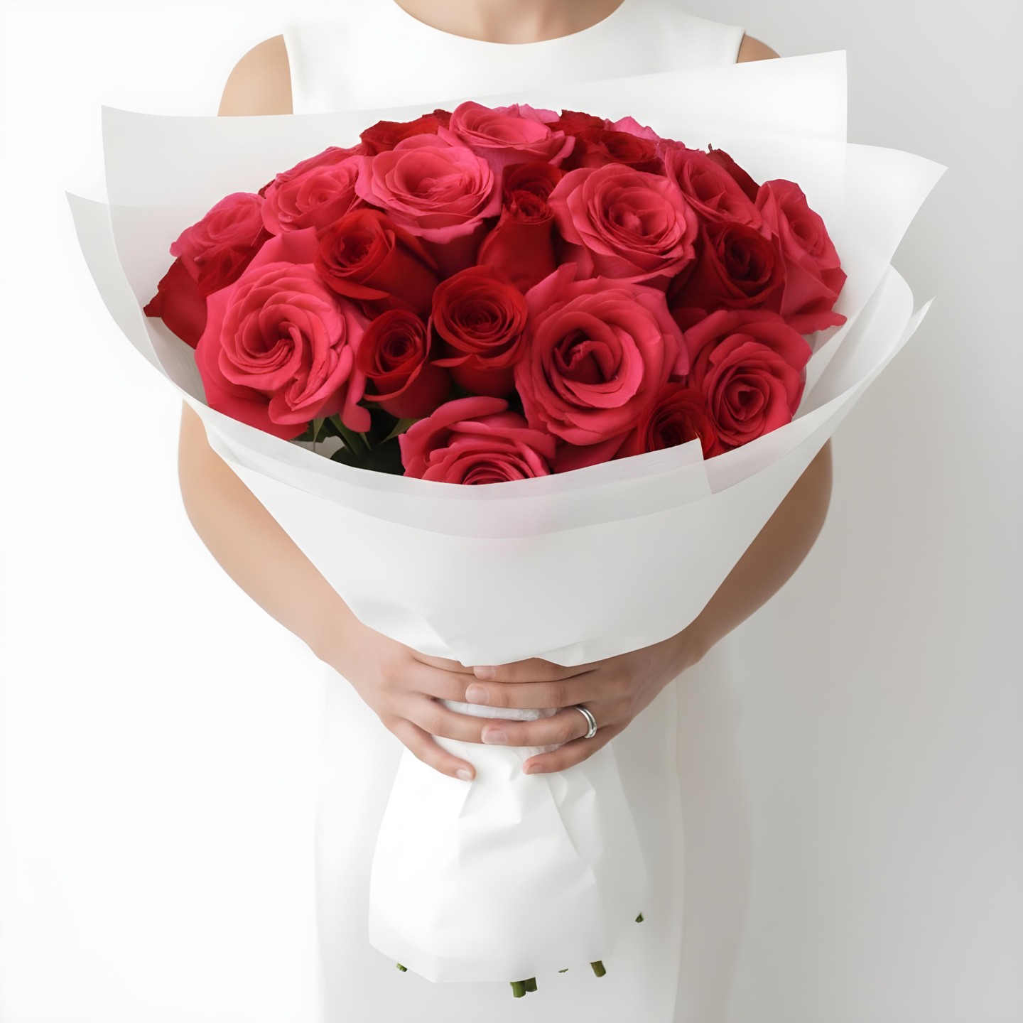 Red Freedom & Pink Floyd Roses Bouquet (12–48 Stems)