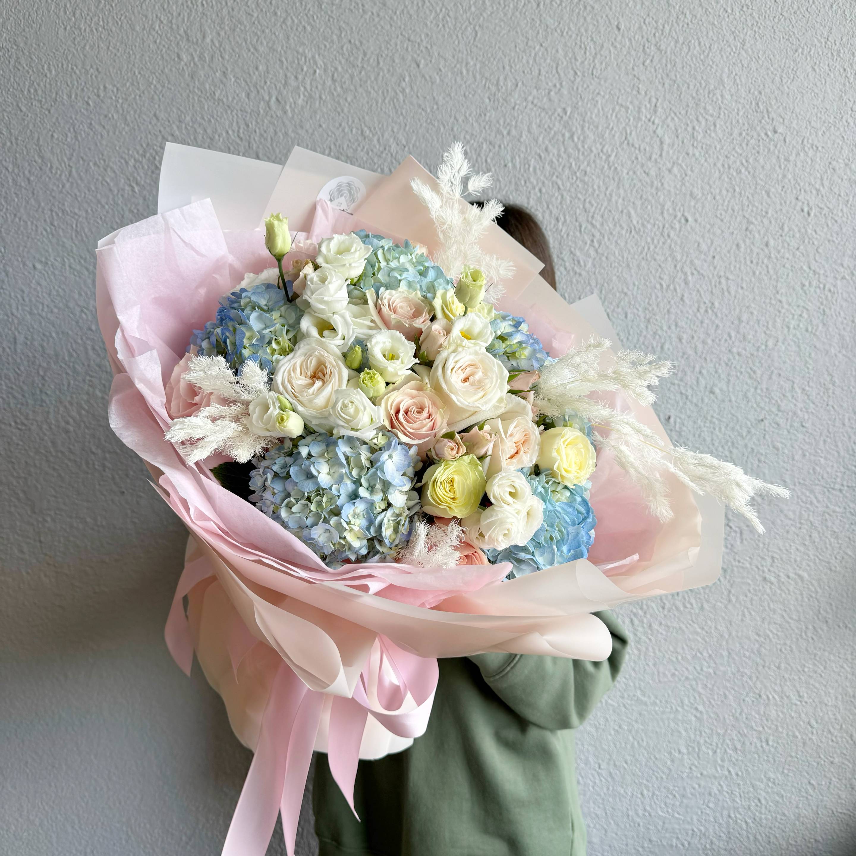 NO ROSE Hand-tied Bouquet In a bag ( NO vase) — Sweet Blooms Atelier