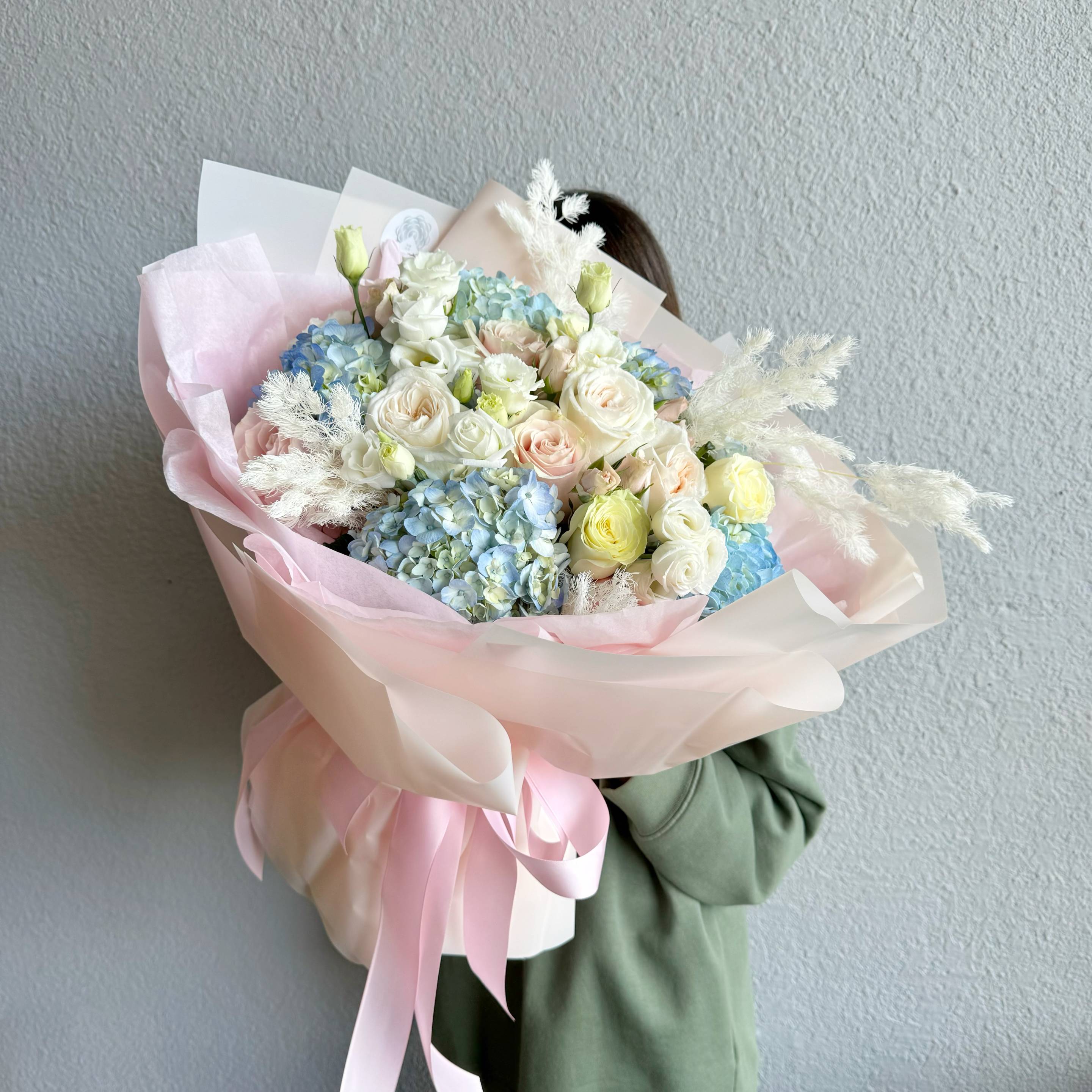 NO ROSE Hand-tied Bouquet In a bag ( NO vase) — Sweet Blooms Atelier