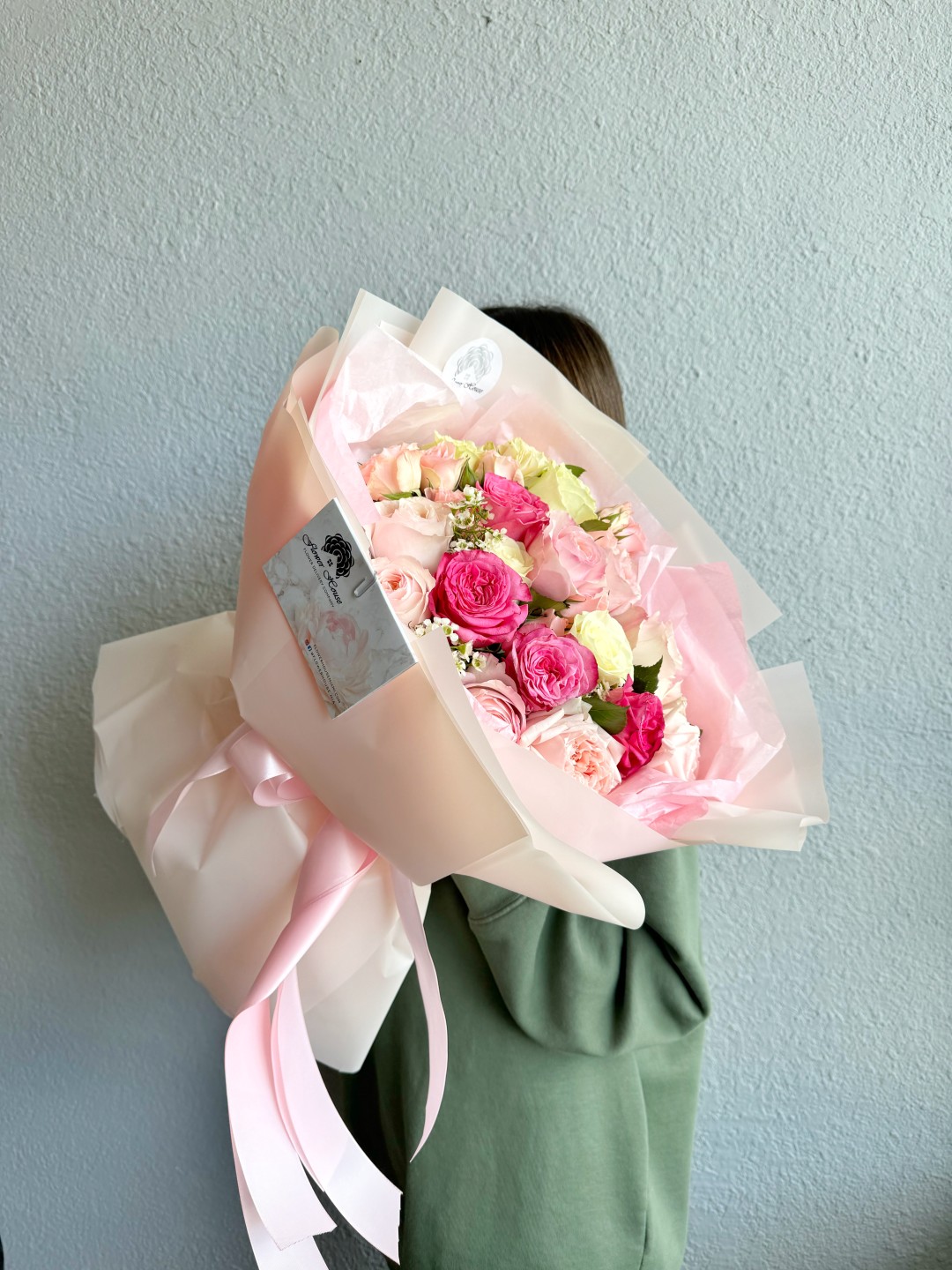 Melina Fresh Hand Tied Flower Bouquet Melina Fresh Hand Tied Flower Bouquet