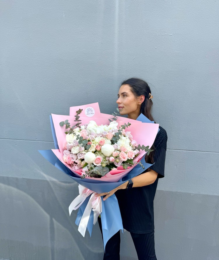 Evie Hand-Tied Bouquet