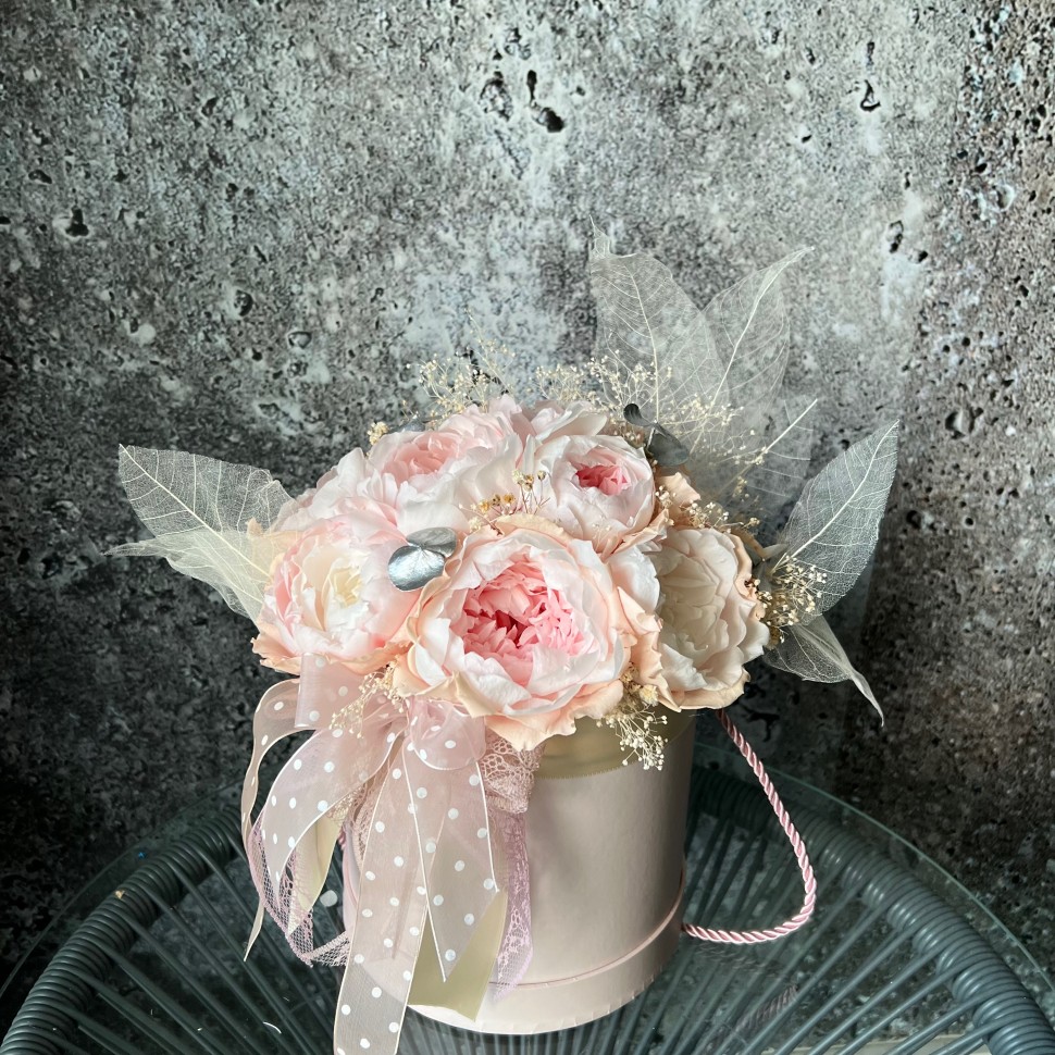 MARY Collection Round Box with Preserved Pink Peonies