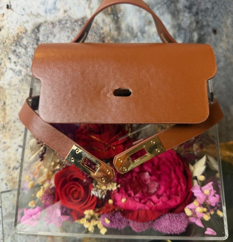 Luxury Acrylic Floral Handbag with Preserved Peony Luxury Acrylic Floral Handbag with Preserved Peony