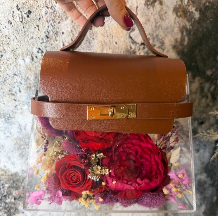 Luxury Acrylic Floral Handbag with Preserved Peony Luxury Acrylic Floral Handbag with Preserved Peony