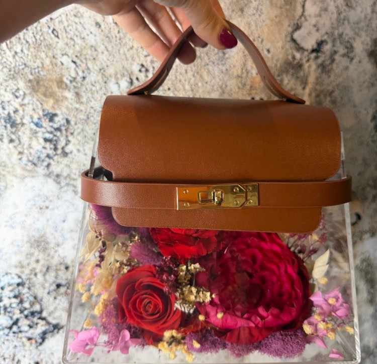 Luxury Acrylic Floral Handbag with Preserved Peony Luxury Acrylic Floral Handbag with Preserved Peony