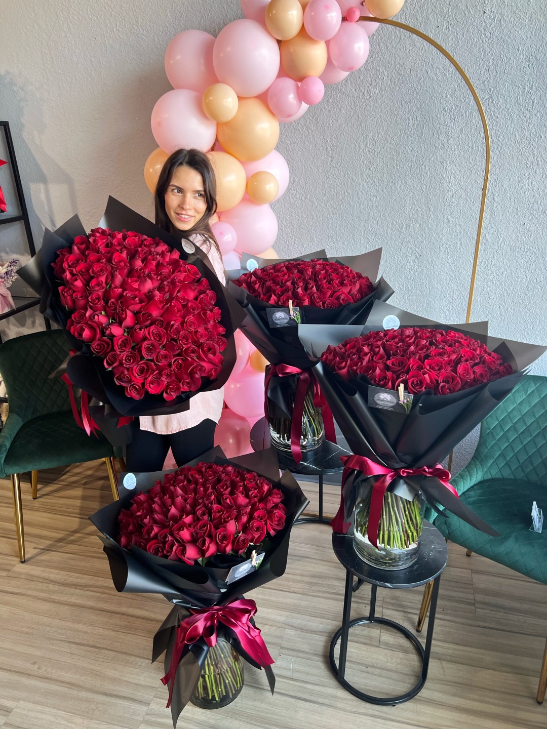 400 Red Roses, Set of 4 Flower Bouquets-100 roses each