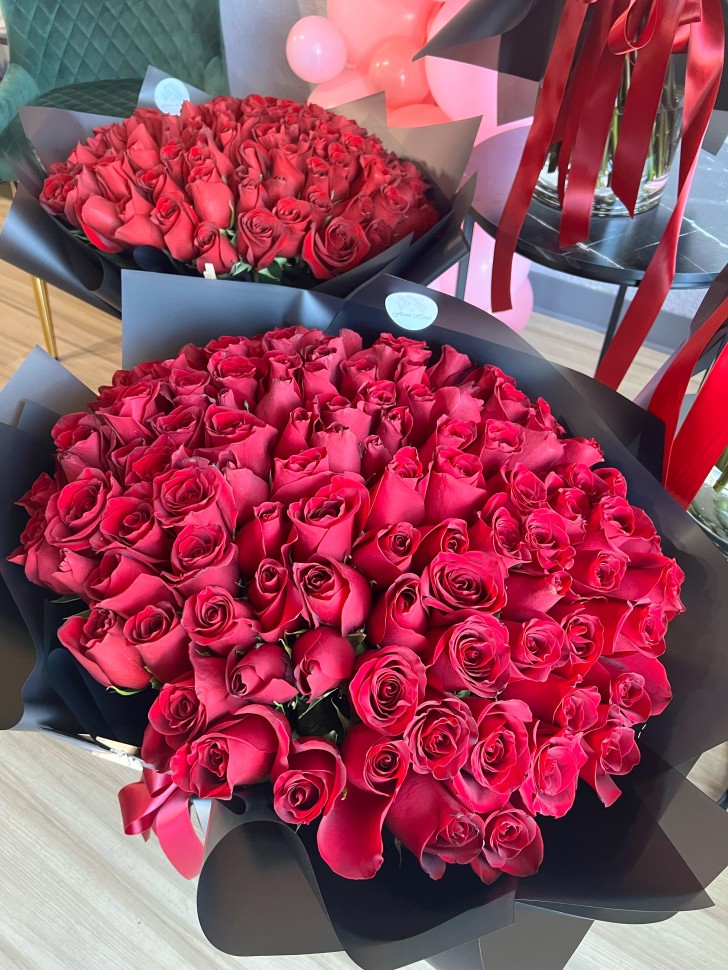400 Red Roses, Set of 4 Flower Bouquets-100 roses each
