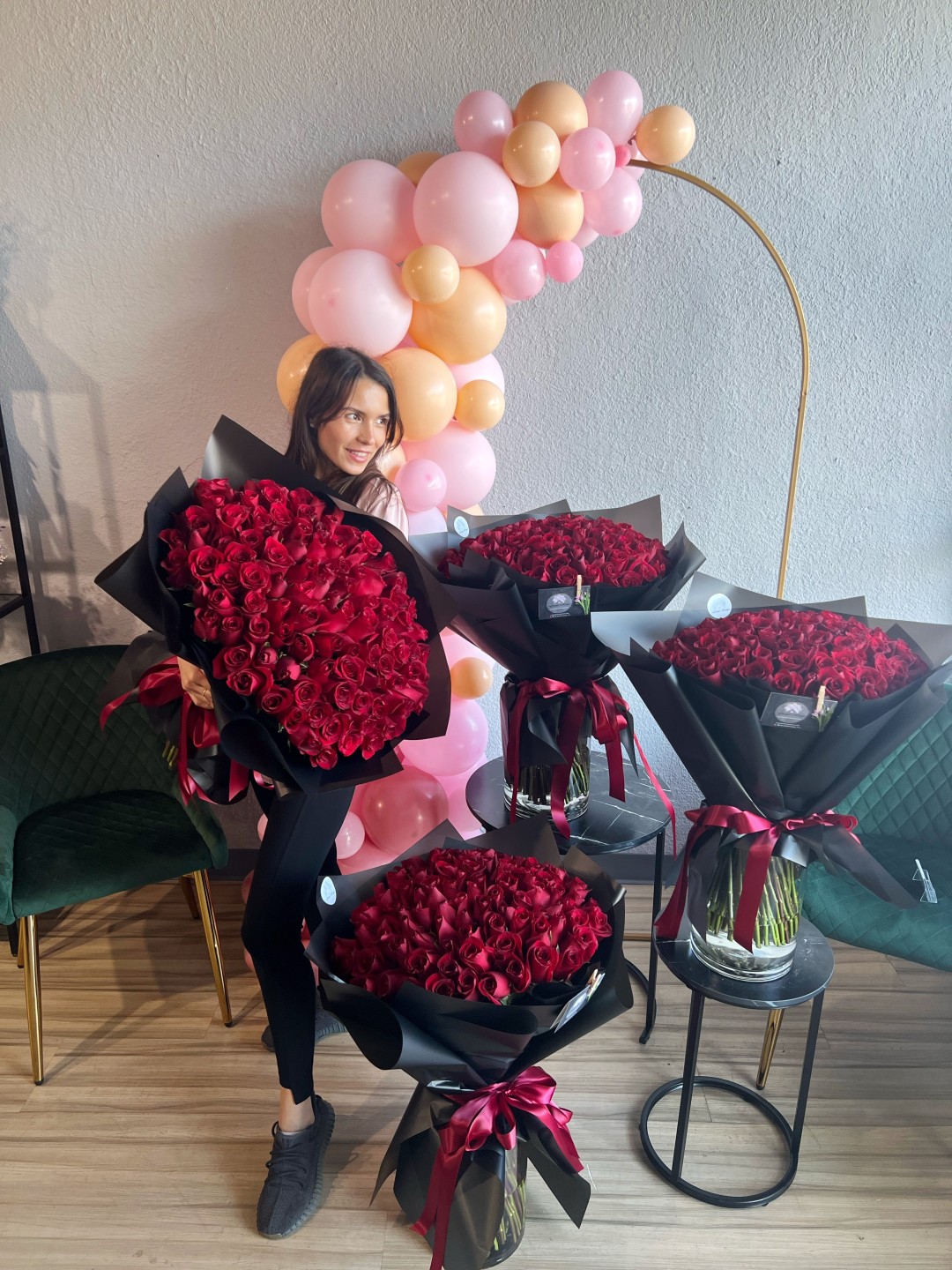 400 Red Roses, Set of 4 Flower Bouquets-100 roses each