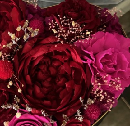 Preserved Peony Heart in Black Box | Red&Magenta Preserved Peony Heart in Black Box | Red&Magenta