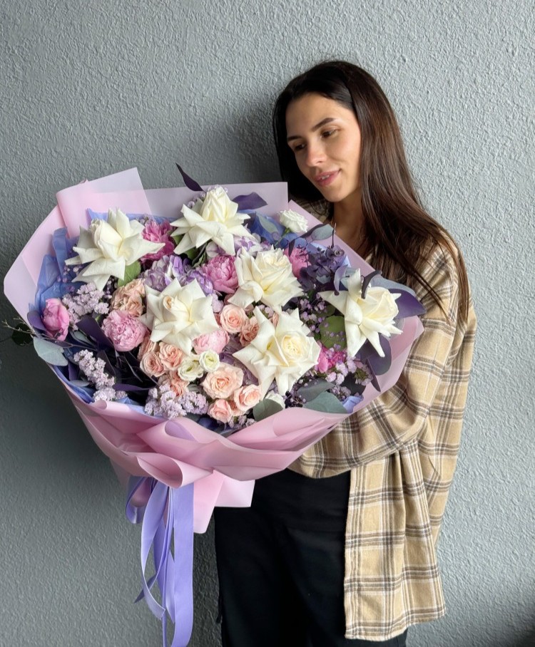 Daleyza Fresh Hand Tied Flower Bouquet