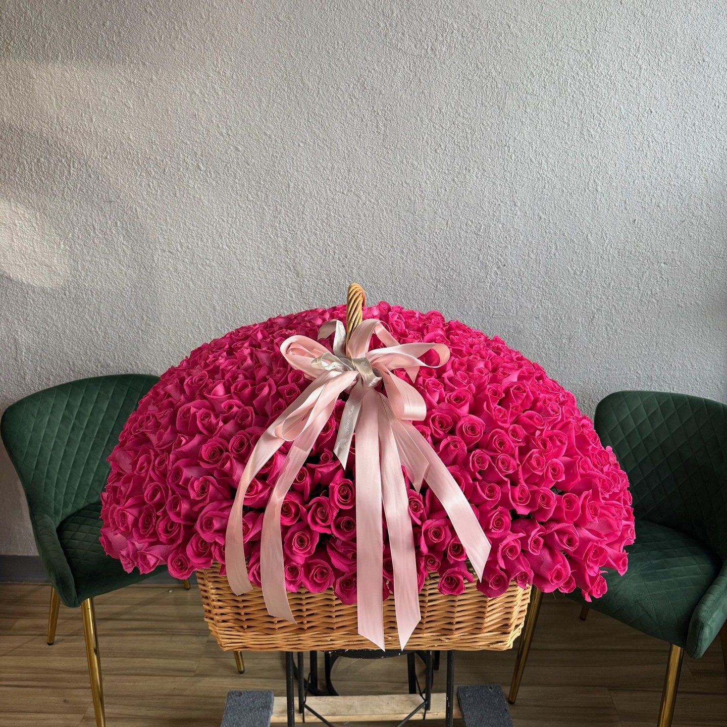 The Royal 500 Rose Basket