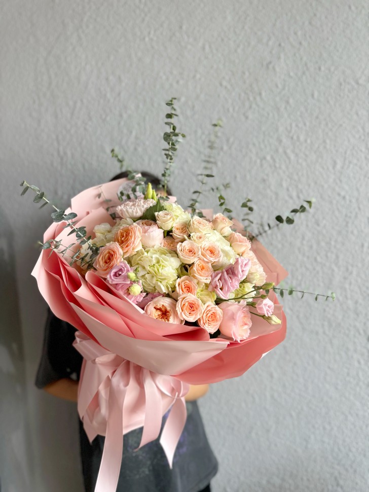 Peachy Margo Hand-Tied Bouquet