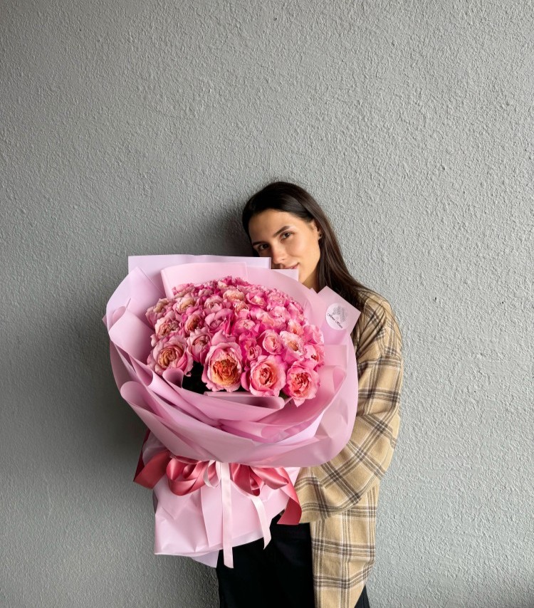 40 Garden Roses Hand Tied Flower Bouquet