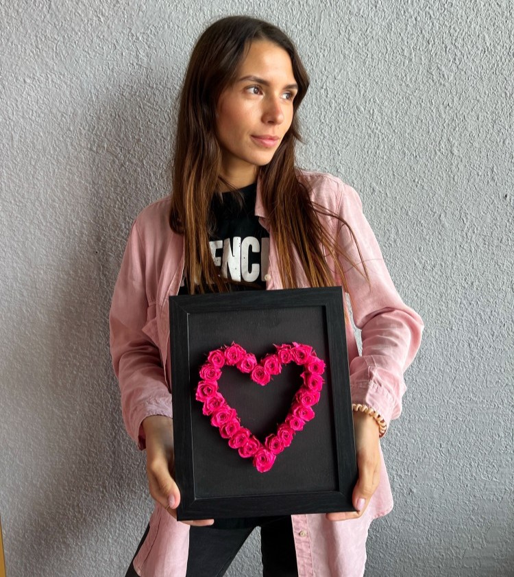 Preserved Spray Roses Wall Art Picture Heart Line